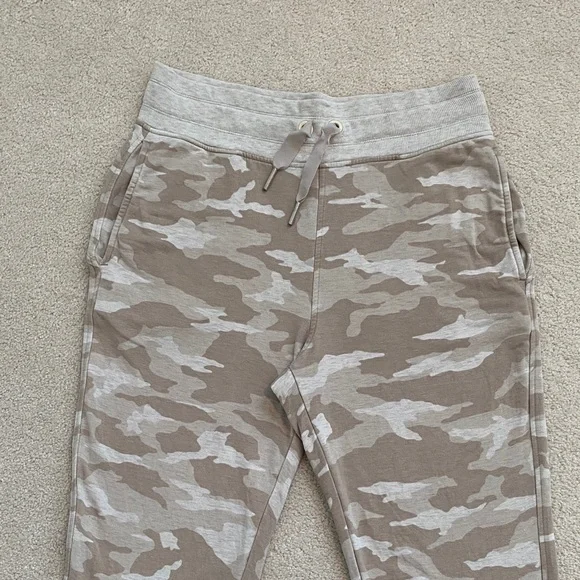 🌸ATHLETA SET Camo Print Jogger Set - Picture 4 of 12